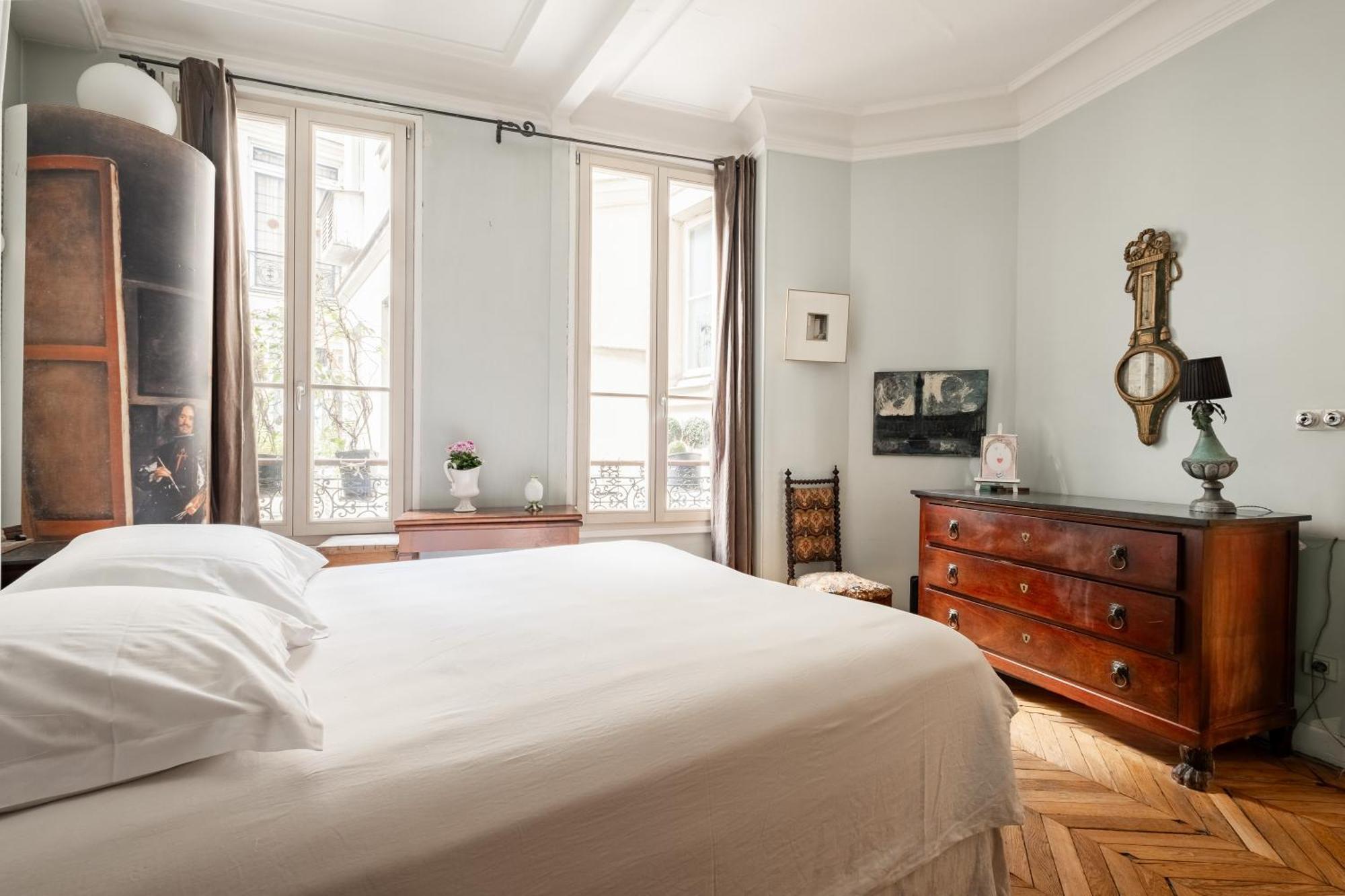 Veeve - Cluny Culture Apartment Paris